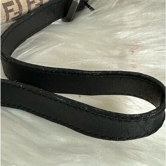 💯Authentic Fendi Shoulder Bag🍀 - Picture 14 of 17